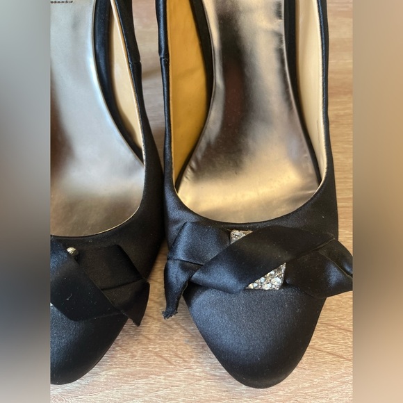 Badgley Mischka Black Heels - Picture 11 of 12